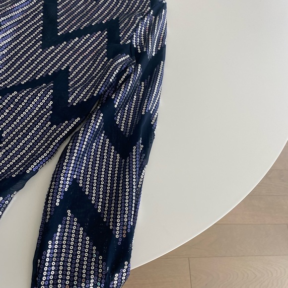 dark blue sequins WAYF top - Picture 5 of 5